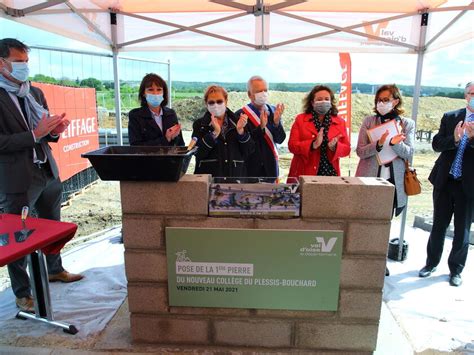 Première pierre au Plessis Bouchard Département du Val d Oise