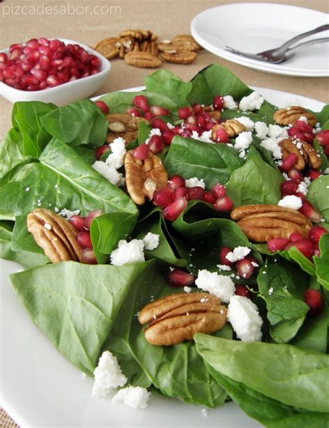 Ensalada De Espinaca Con Granada Nuez Y Queso Feta Pizca De Sabor