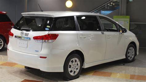 Toyota Wish technical specifications and fuel economy