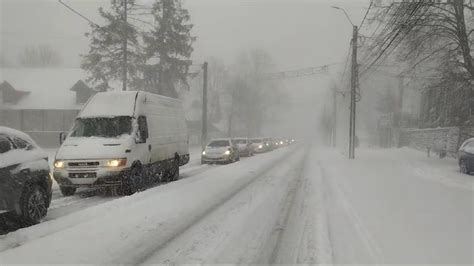 Coloane Uria E Pe Dn Ploie Ti Bra Ov Ntre Sinaia I Predeal Ninge