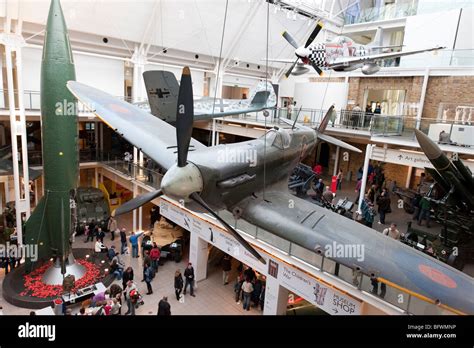 √ Ww2 Imperial War Museum London Alumn Photograph