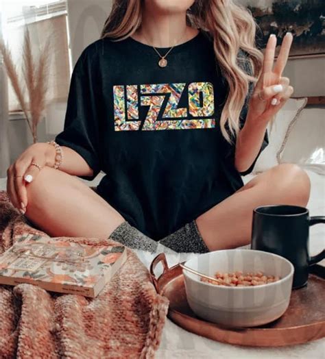 Lizzzo The Special Tour 2023 Musik Tour 2023 Merch Lizzzo Rapper Tour