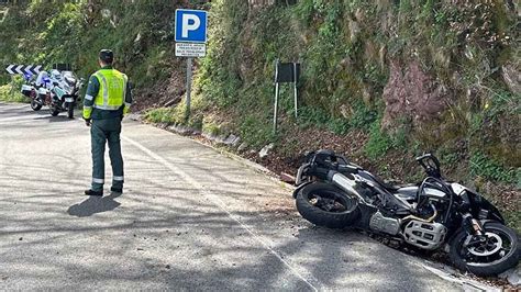 Motorista resulta herido tras sufrir una salida de vía en Pamplona