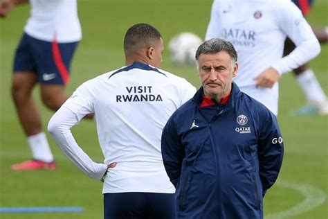 Christophe Galtier Nest Plus Lentraîneur Du Psg Après Seulement Un