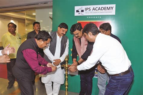 Dainik Bhaskar Education Fair launched in Indore, students get quality