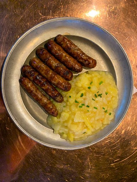 Zum Gulden Stern Nürnberg historische Bratwurstküche Franken