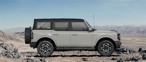 2022 Ford Bronco Suv Pricing Photos And Specs Porcaro Ford