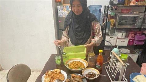 Warga Bandar Lampung Ini Siapkan Menu Buka Puasa Sendiri Lebih Sehat