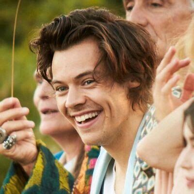 nicole adlı kullanıcının harry styles panosundaki Pin