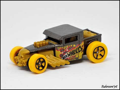Hot Wheels Bone Shaker