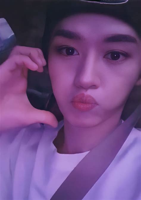 Pin de 𝑆𝑧𝑖𝑡𝑎𝑖 𝐻𝑎𝑗𝑛𝑖 en Lee Know😍 ️
