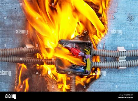 Electrical Short Circuit Hi Res Stock Photography And Images Alamy