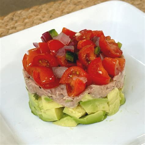 Tuna Avocado Tomato Salad Recipe Quick Easy And Delicious