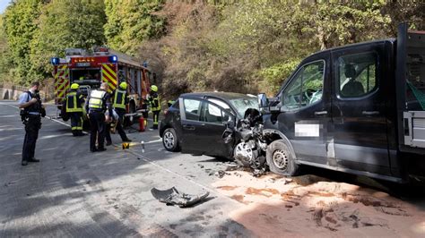 Frontal Zusammensto Mit Zwei Schwerverletzten