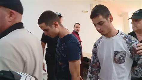 Родителите на близнаците от Цалапица наглеят в съда: Избягаха от страх ...
