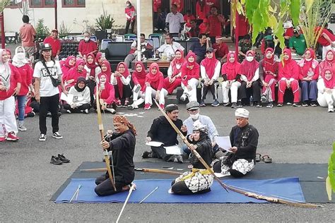 Keluarga Besar Perkantoran Purwaharja Kota Banjar Meriahkan Hut Ri Ke