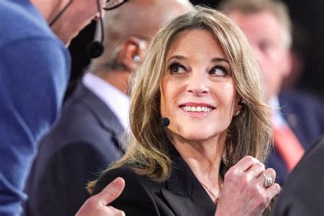 Marianne Williamson Suspends Long Shot 2024 Democratic Presidential