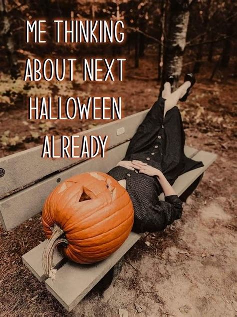 Pin By 𝓐𝓶𝔂 🦇🔮🌙🎃 On Halloween Queen 🎃 Halloween Memes Halloween Funny October Halloween