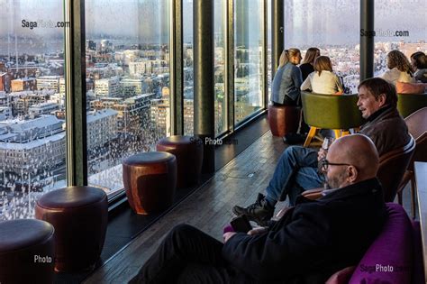 Photo De CLIENTS DU CAFE MORO SKY BAR AVEC VUE PANORAMIQUE SUR LE