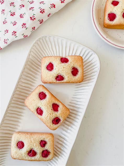 Бадемови кексчета с малини - Baking for Seven