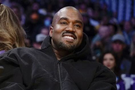 Presume Kanye West ¡dientes De Titanio Luces Del Siglo