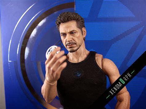 Hot Toys Tony Stark Arc Reactor Creation Set Iron Man Mms Video And Photo Review