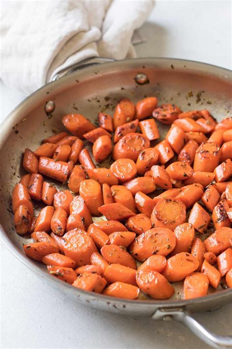 Honey Glazed Carrots Are Easy To Make With Just A Few Simple Ingredients The Carrots Are Cooked