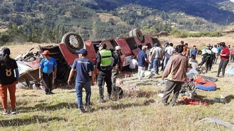 Accidente de bus deja 13 muertos en Perú