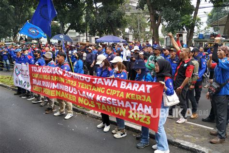 Lakukan Konsolidasi Buruh Akan Terus Aksi Tuntut Cabut Uu Omnibus Law