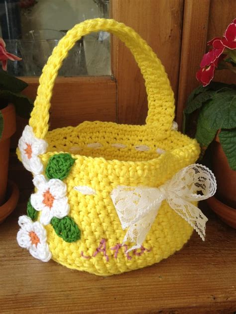 11 Fun And Free Easter Basket Crochet Patterns