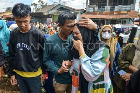 Banjir Bandang Di Kabupaten Agam ANTARA Foto