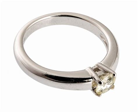 Anello Solitaire Con Brillante Asta Asta Dicembre Asta