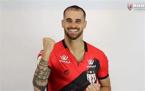 Cria do Flamengo Felipe Vizeu é anunciado pelo Atlético GO Coluna do Fla