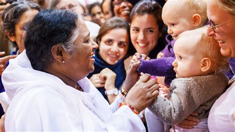 Announcing Amma’s 2024 US Tour - Amma.org