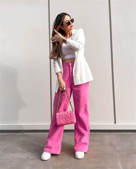 Outfits románticos que un pantalón rosa puede darte Looks femininos