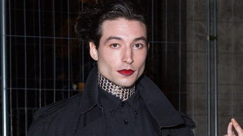 Ezra Miller multato e condannato a un anno di libertà vigilata per