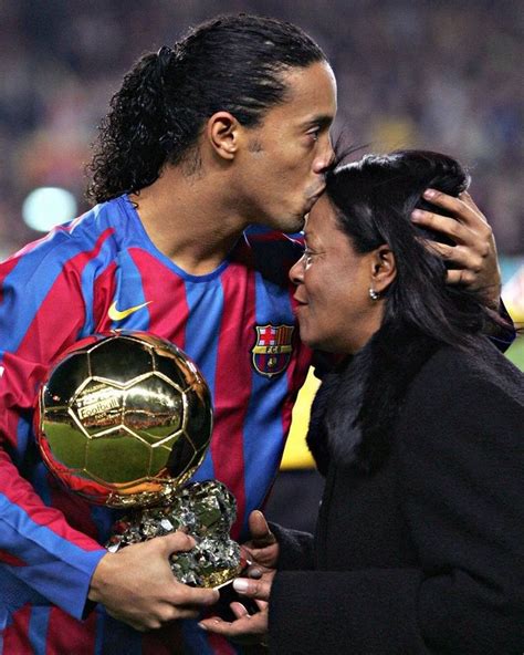 Ronaldinho’s mother has sadly passed away. RIP 🌹 | Football images ...