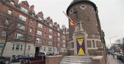 The Harvard Lampoon castle - CBS News