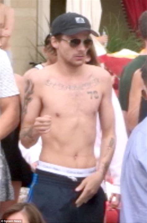 Louis Tomlinson Shirtless Movie Captures Naked Male Celebrities