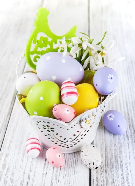 Premium Photo | Easter eggs and flowers