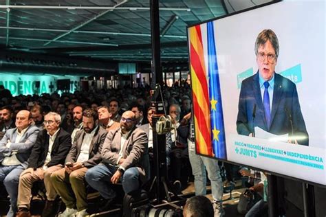 Puigdemont Llama A Dejar De Resistir Y Pasar A La Ofensiva Para