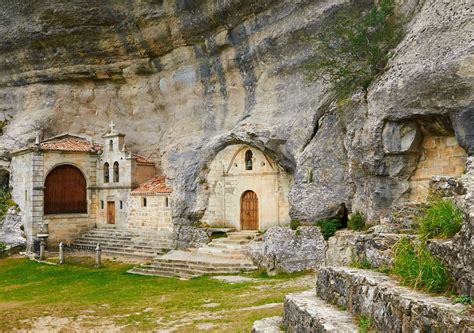 Viaje por las cuevas más alucinantes de España descúbrelas con nosotros