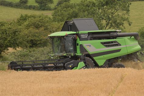 Deutz Fahr C9306 TS Combine Harvester Cutting Winter Barle Flickr