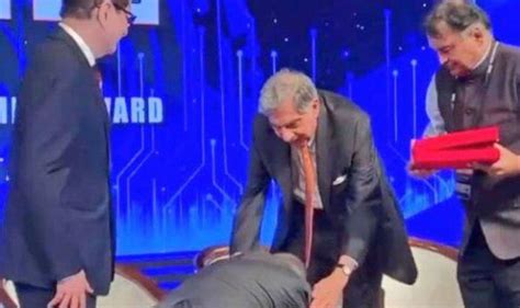 ‘touching Gesture Narayana Murthy Touches The Feet Of Ratan Tata And