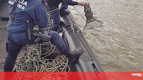 Pol Cia Fiscaliza Embarca Es No Rio Tejo Portugal Correio Da Manh