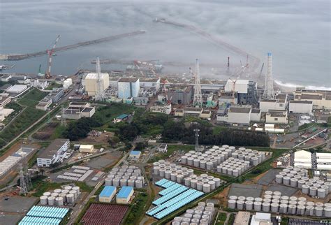 Leaks, elevated radiation plague Fukushima nuclear plant - CBS News
