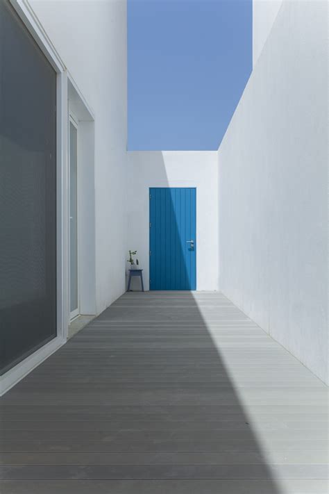 Gallery of House in Estoril Beach / Jose Adriao Arquitectos - 15