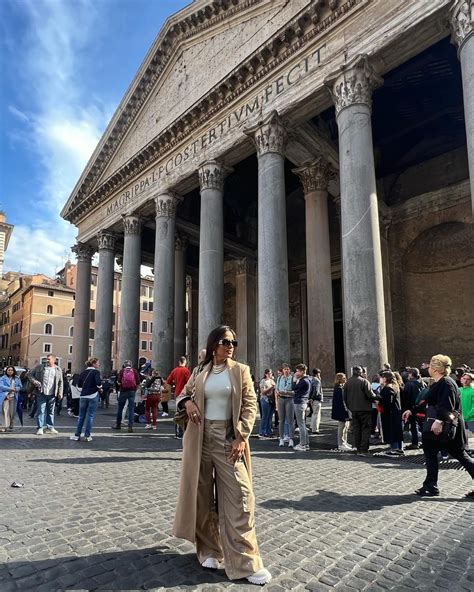 Thiaguinho E Carol Peixinho Abrem Lbum De Viagem A Roma Tirando