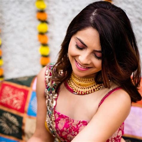 Sonalee Kulkarni जेव्हा लंडनमध्ये रंगला सोनालीच्या मेहंदीचा कार्यक्रम पहा खास फोटो Marathi