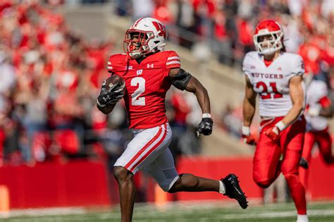 Wisconsin Picks Off Rutgers 24 13 Wisconsin Badgers